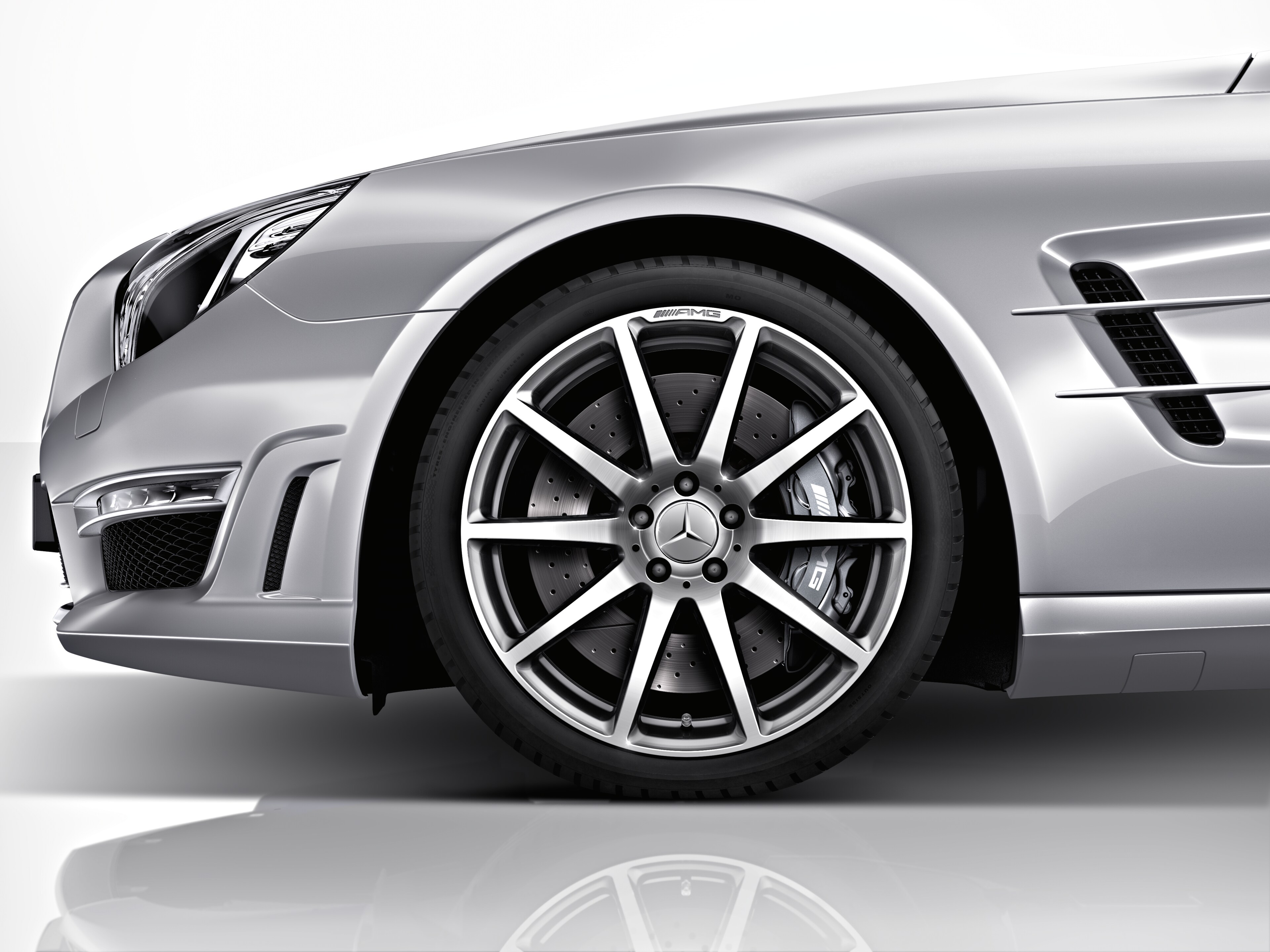 AMG 锻造车轮，, 10 辐设计, 48.3 cm（19 英寸） - 9 J x 19 ET 27, 钛灰, 抛光